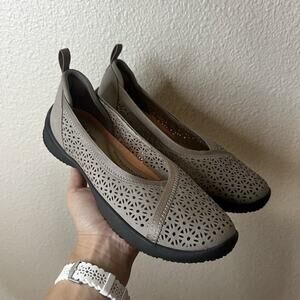 JBU Emma Womens Size 7M Light Taupe Perforated Slip On Comfort Flats NEW